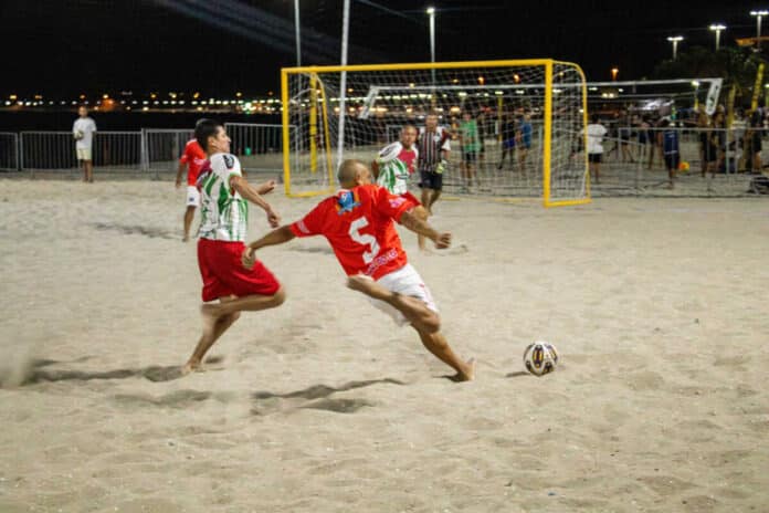 Baleiense Master Soccer e Psiquiatria garantem vaga na final da categoria master na III Copa São Pedro de Beach Soccer