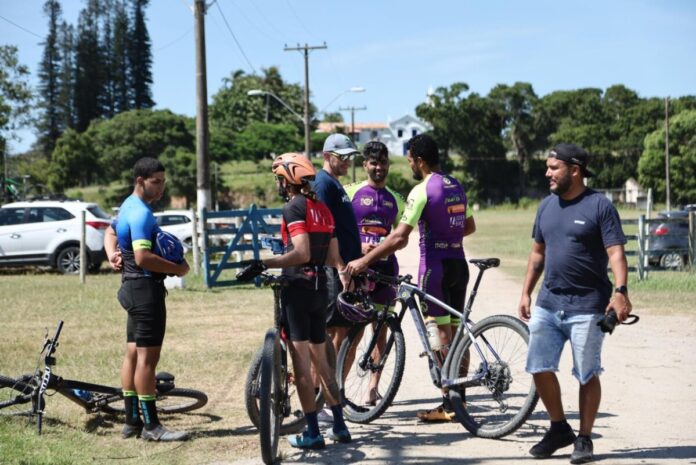 Evento de MTB reúne 150 competidores na Fazenda Campos Novos, em Cabo Frio