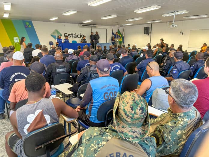 Guarda Municipal de Cabo Frio homenageia agentes por décadas de serviço