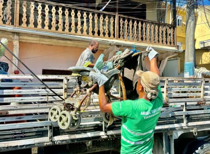 Prefeitura de Arraial do Cabo realiza mega ação de limpeza e ordenamento urbano