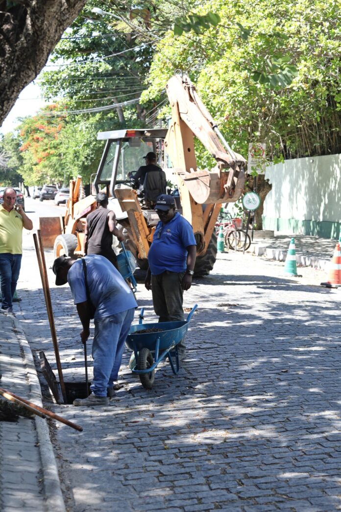 Prefeitura retira mais de 120 toneladas de resíduos de bueiros e ralos em Cabo Frio