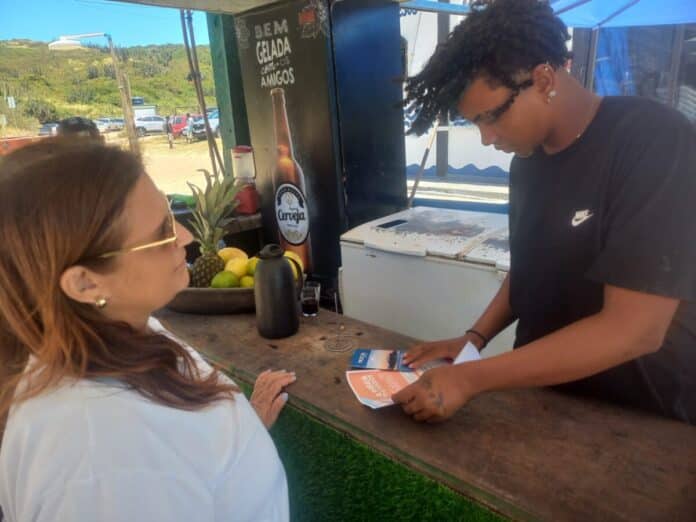 Procon Cabo Frio realiza operação educativa nas Praias do Peró e das Conchas