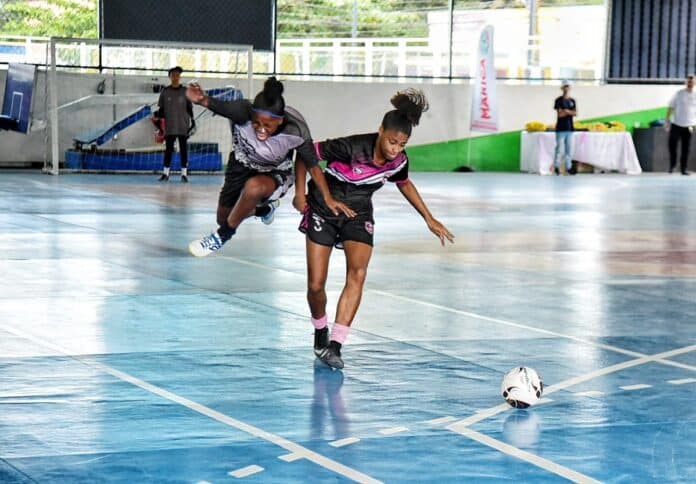 Secretaria de Esportes seleciona novos talentos para equipe de futebol feminino