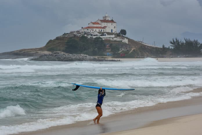 Aloha Spirit abre temporada 2025 em Saquarema com grandes nomes do esporte aquático