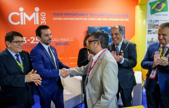 Ao lado de Quaquá, ministro do Turismo destaca potencial de Maricá em encontro mundial de investidores