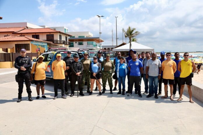 Fiscalização na Praia do Peró coíbe irregularidades e reforça preservação ambiental